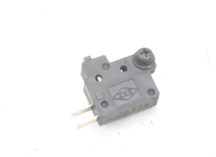 CONTACTEUR FEU STOP GAUCHE