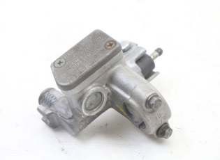 MAITRE CYLINDRE AVANT