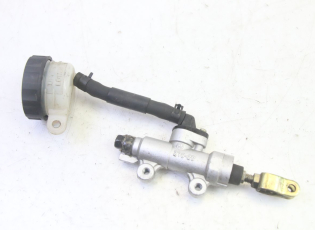 MAITRE CYLINDRE FREIN ARRIERE