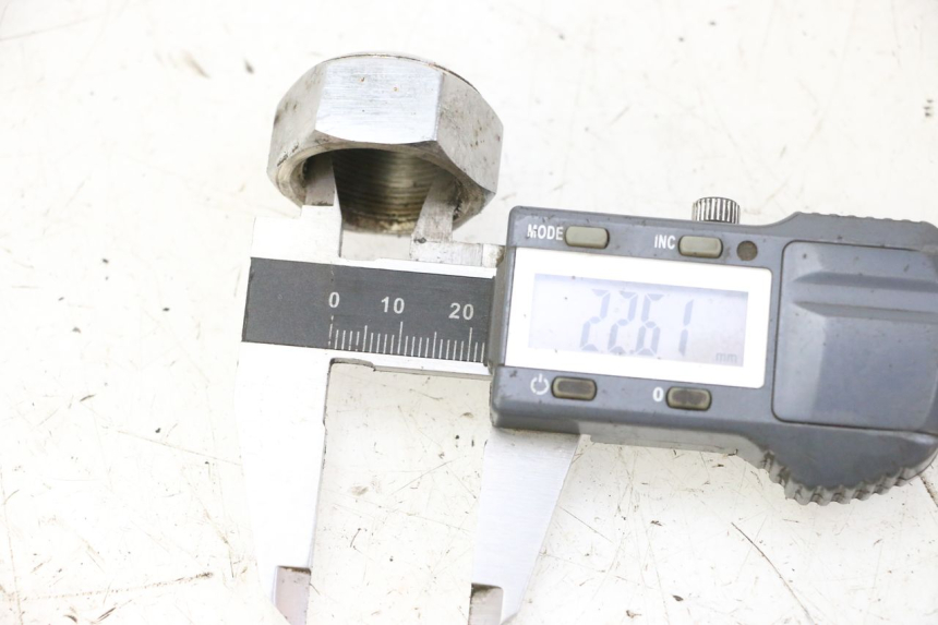 photo de DADO DELLA PIASTRA FORCELLA HONDA CBF 125 (2009 - 2015) - Dettaglio del componente