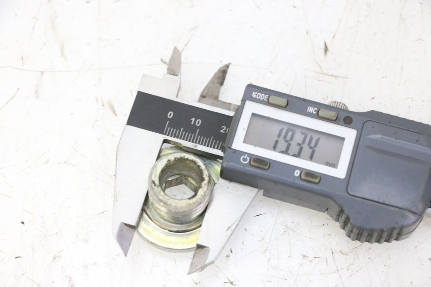 photo de DADO DELLA PIASTRA FORCELLA RIEJU MRT 50 (2018 - 2021) - Dettaglio del componente