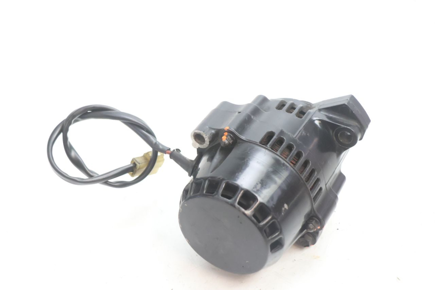 photo de ALTERNATORE KAWASAKI GPX F ZX750F 750 (1986 - 1990) - Zoom sullo stato d'uso