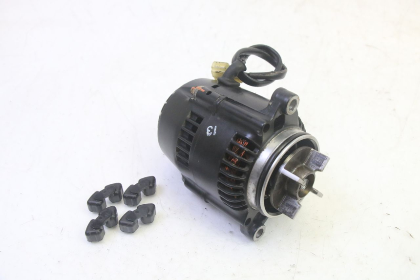 photo de ALTERNATORE KAWASAKI GPZ RX 1000 (1986 - 1988) - Primo piano tecnico