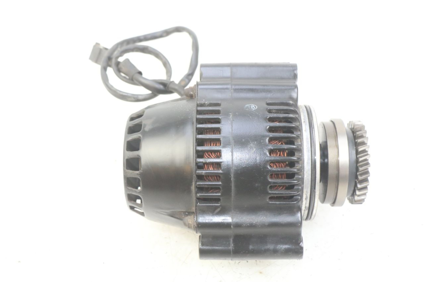 photo de ALTERNATORE SUZUKI GSX-F GSX  F 1100 (1988 - 1994) - Dettagli dei punti di fissaggio