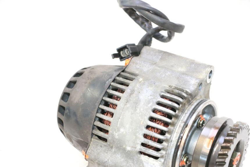 photo de ALTERNATORE SUZUKI GSX F GSXF 750 (1988 - 1998) - Dettaglio del componente