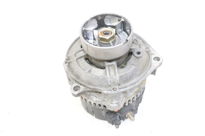 photo de ALTERNATORE BMW K 75 RT 750 (1989 - 1997) - Zoom sullo stato d'uso