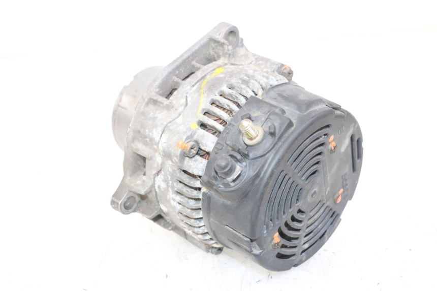 photo de ALTERNATORE BMW K 75 RT 750 (1989 - 1997) - Dettagli dei punti di fissaggio