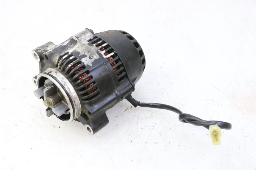 photo de ALTERNATORE TRIUMPH SPRINT 900 (1995 - 1998) - Altra vista dell'articolo