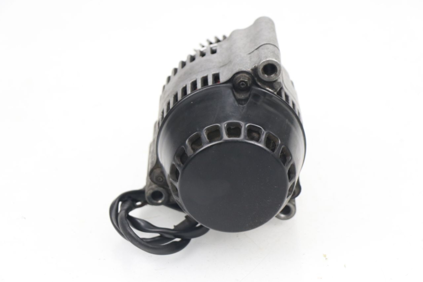 photo de Alternatore SUZUKI GSXF GSX F 600 (1988 - 1997) - Primo piano tecnico