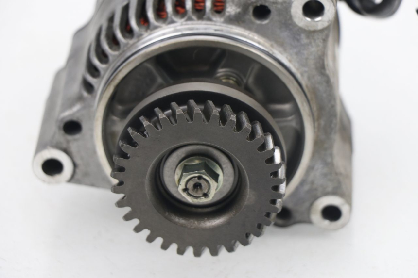 photo de Alternatore SUZUKI GSXF GSX F 600 (1988 - 1997) - Dettagli dei punti di fissaggio