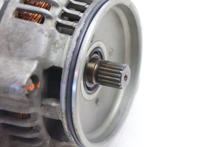photo de ALTERNATORE YAMAHA XJR 1300 (1998 - 2002) - Dettaglio del componente