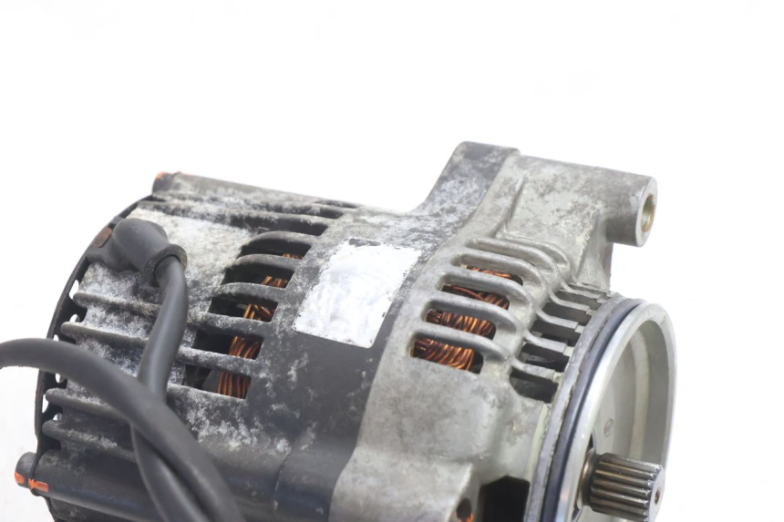 photo de ALTERNATORE YAMAHA XJR 1300 (1998 - 2002) - Zoom sullo stato d'uso