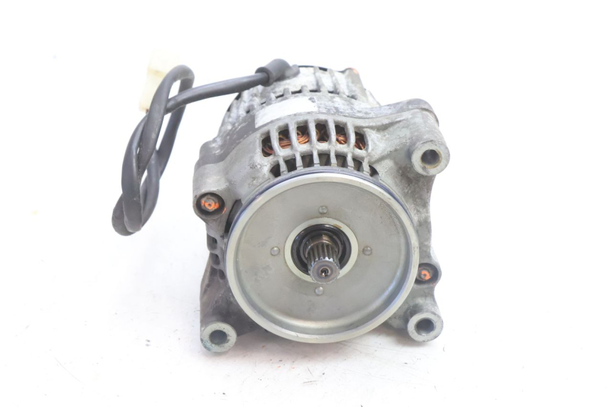 photo de ALTERNATORE YAMAHA XJR 1300 (1998 - 2002) - Altra angolazione