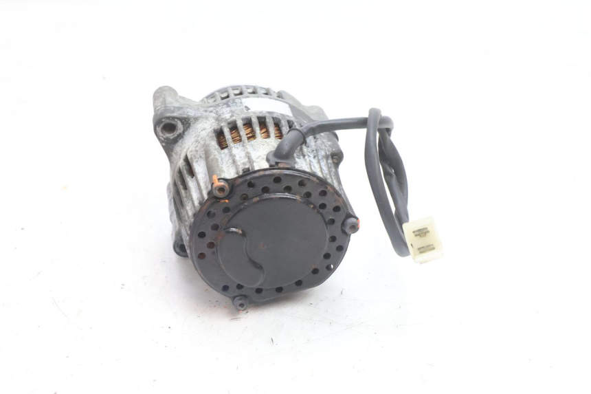 photo de ALTERNATORE YAMAHA XJR 1300 (1998 - 2002) - Primo piano tecnico