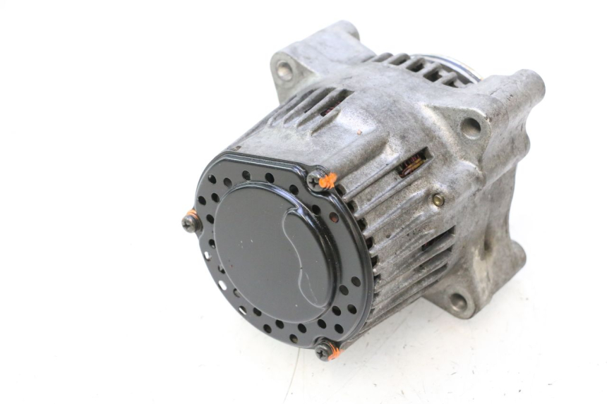photo de ALTERNATORE YAMAHA YZF R GENESIS 750 (1993 - 1998) - Dettagli dei punti di fissaggio