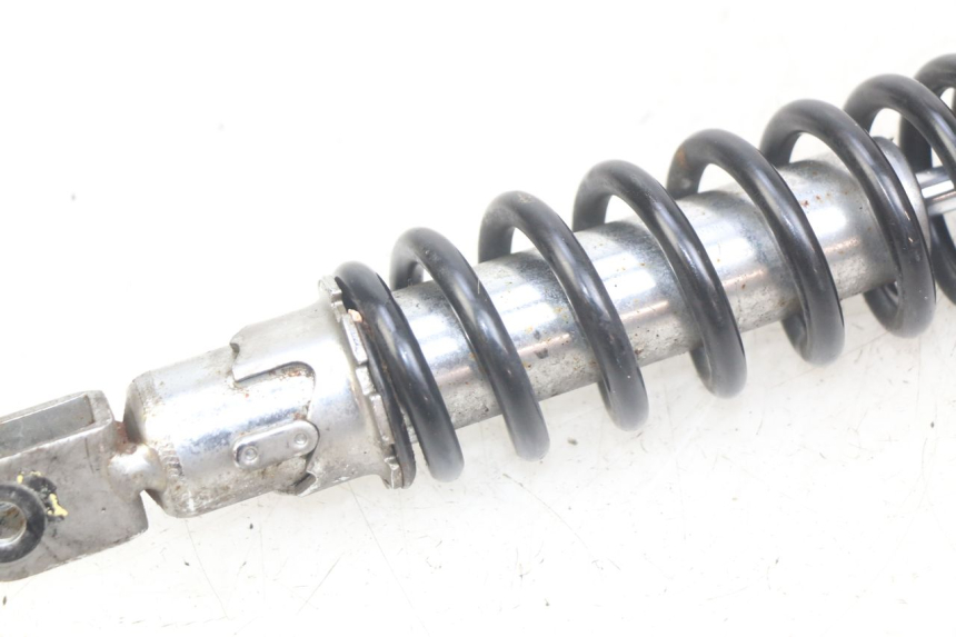 photo de AMMORTIZZATORE POSTERIORE KYMCO AGILITY 16+ 4T 50 (2018 - 2023) - Primo piano tecnico