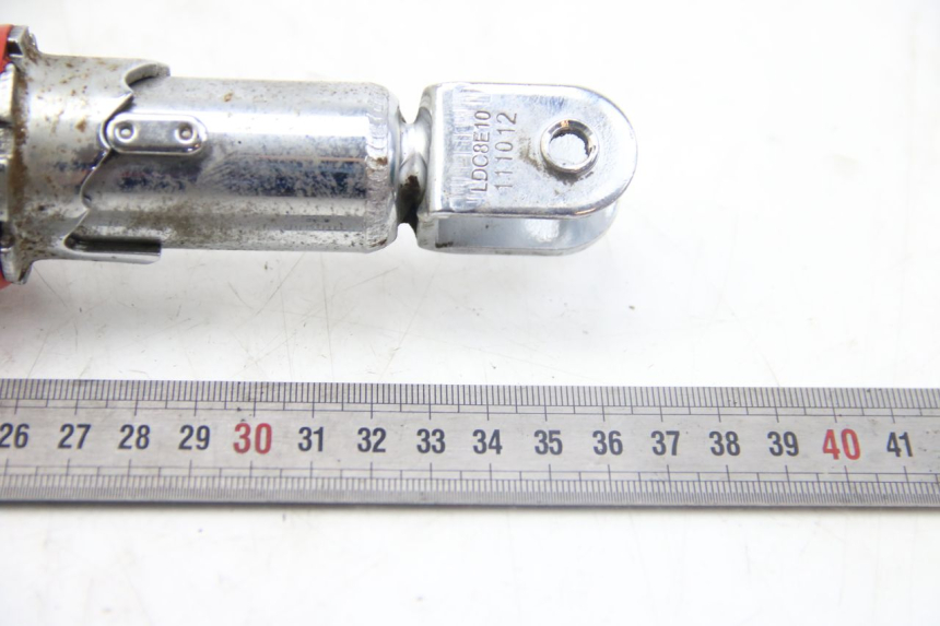 photo de AMMORTIZZATORE POSTERIORE KYMCO AGILITY 4T 50 (2005 - 2018) - Primo piano tecnico