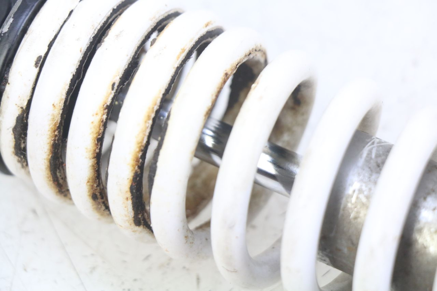 photo de AMMORTIZZATORE POSTERIORE MBK BOOSTER SPIRIT 50 (1999 - 2003) - Primo piano tecnico