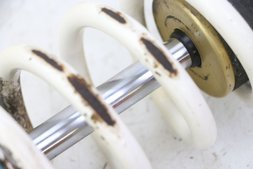 photo de AMMORTIZZATORE POSTERIORE APRILIA ETX 125 (1998 - 2002) - Dettagli dei punti di fissaggio