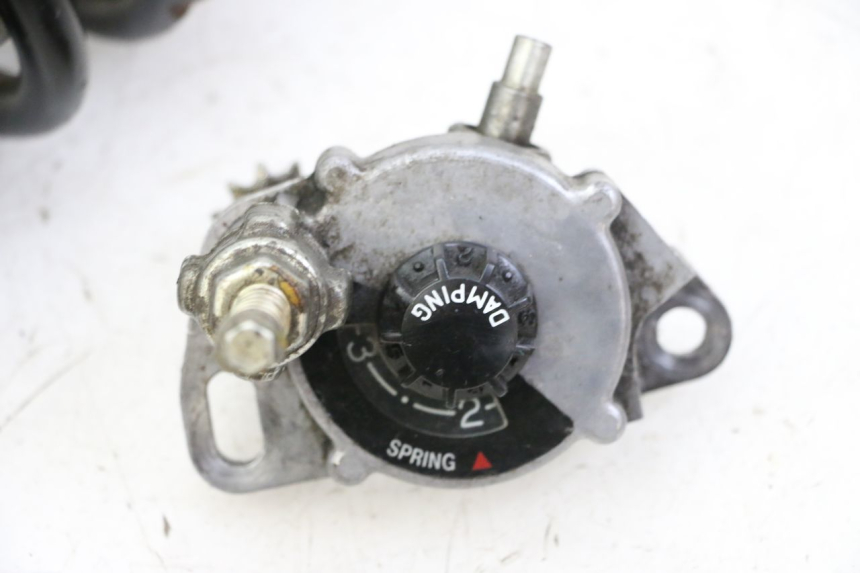 photo de AMMORTIZZATORE POSTERIORE YAMAHA FJ 36Y 1100 (1984 - 1985) - Caratteristiche distintive