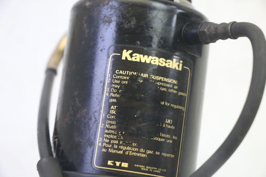 photo de AMMORTIZZATORE POSTERIORE KAWASAKI GPZ RX 1000 (1986 - 1988) - Dettagli dei punti di fissaggio