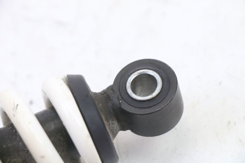 photo de AMMORTIZZATORE POSTERIORE YAMAHA JOG R 50 (2004 - 2014) - Primo piano tecnico