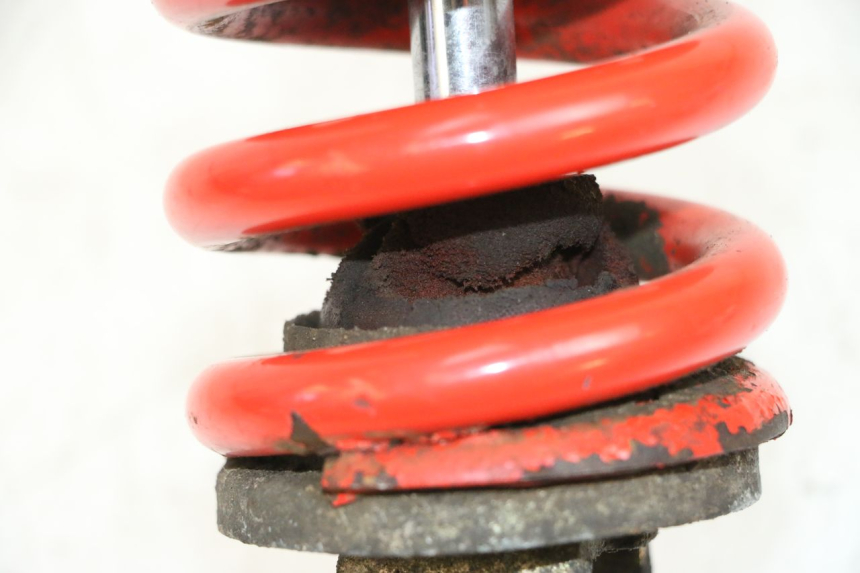 photo de AMMORTIZZATORE POSTERIORE HONDA NSR R 125 (1994 - 2003) - Primo piano tecnico