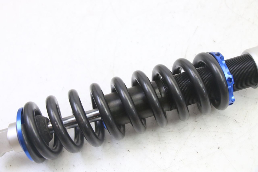 photo de AMMORTIZZATORE POSTERIORE APOLLO RFZ 150 - Altra angolazione