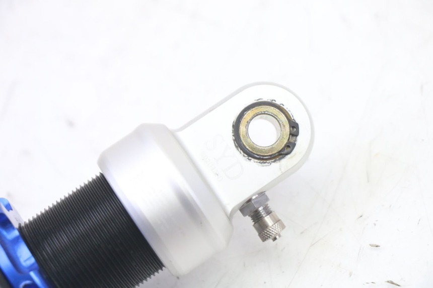 photo de AMMORTIZZATORE POSTERIORE APOLLO RFZ 150 - Primo piano tecnico