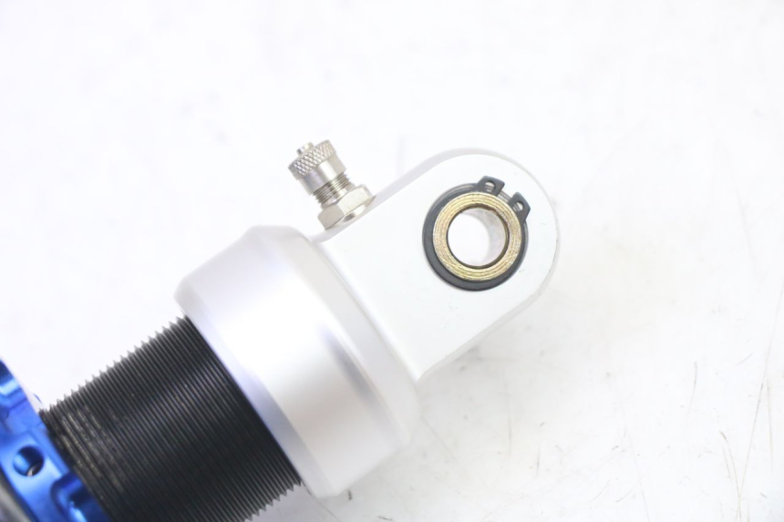 photo de AMMORTIZZATORE POSTERIORE APOLLO RFZ 125 - Dettagli dei punti di fissaggio