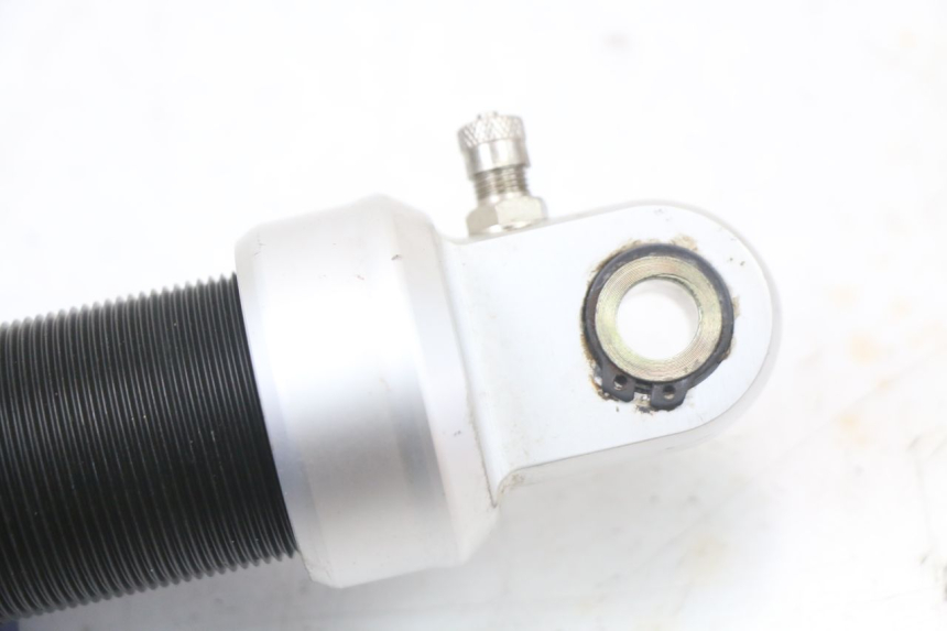 photo de AMMORTIZZATORE POSTERIORE APOLLO RFZ 140 - Dettagli dei punti di fissaggio