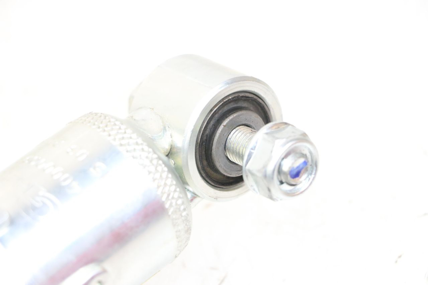 photo de AMMORTIZZATORE POSTERIORE ROYAL ENFIELD SCRAM 411 (2022 - 2024) - Primo piano tecnico