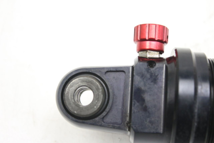 photo de AMMORTIZZATORE POSTERIORE TRIUMPH SPRINT ST 955 (1999 - 2001) - Zoom sullo stato d'uso