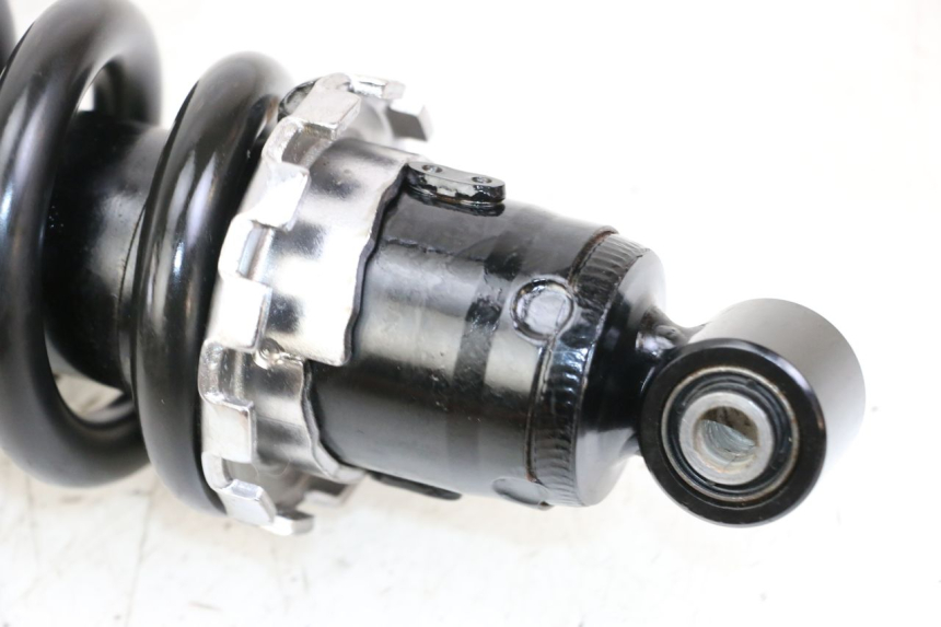 photo de AMMORTIZZATORE POSTERIORE YAMAHA TRACER 7 700 (2020 - 2024) - Stato della superficie e materiale