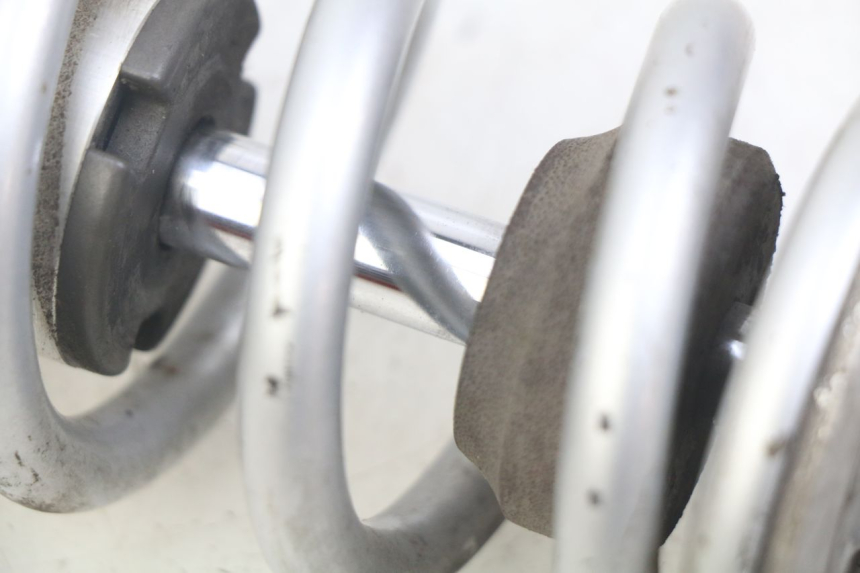 photo de AMMORTIZZATORE POSTERIORE YAMAHA YZF R1 1000 (2007 - 2008) - Dettagli dei punti di fissaggio