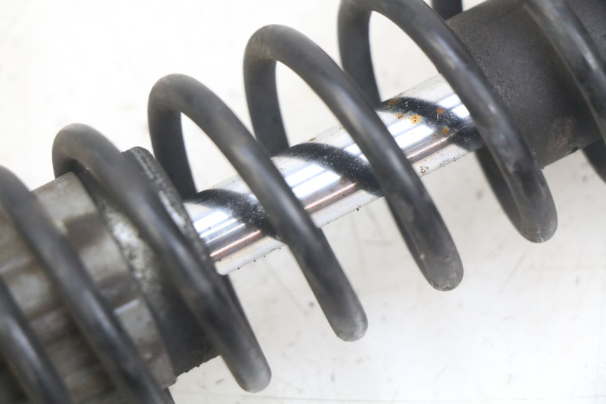 photo de AMMORTIZZATORE ANTERIORE PIAGGIO VESPA LXV 125 (2006 - 2009) - Altra angolazione