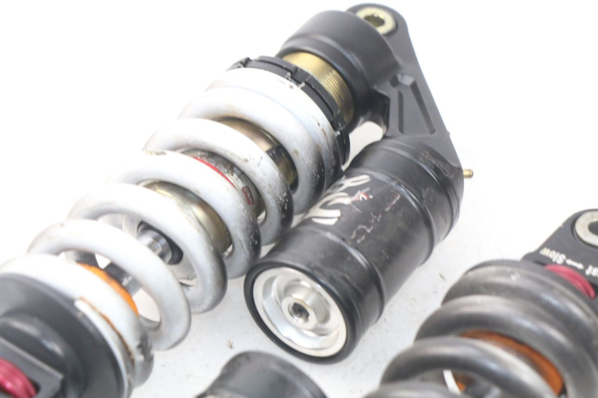 photo de Ammortizzatore anteriore SHINERAY XY150STE 150 - Stato della superficie e materiale