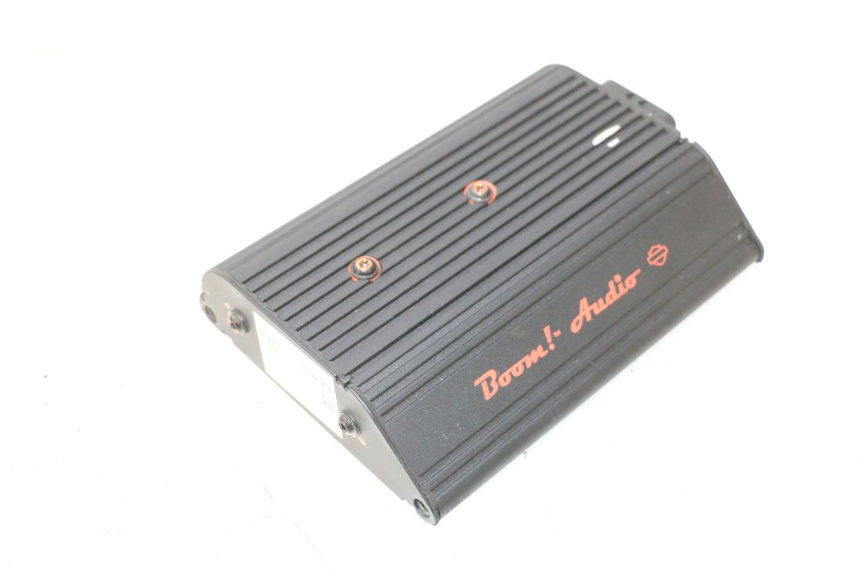 photo de AMPLIFICATORE HARLEY DAVIDSON ROAD GLIDE FLTRXSE 1920 (2018 - 2022) - Dettagli dei punti di fissaggio