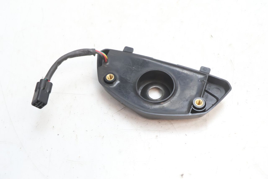 photo de ANTENNA TRANSPONDER SUZUKI GSR 600 (2005 - 2012) - Primo piano tecnico