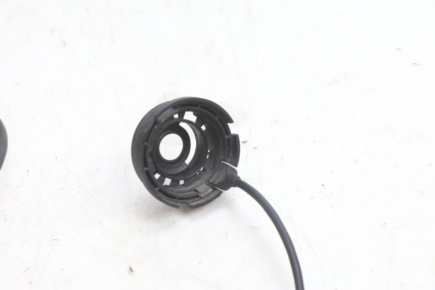 photo de ANTENNA TRANSPONDER PEUGEOT SATELIS 125 (2006 - 2009) - Primo piano tecnico