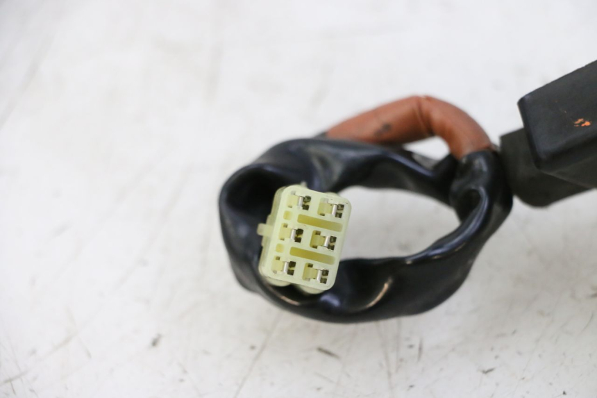 photo de ANTENNA TRANSPONDER YAMAHA X-MAX XMAX 125 (2010 - 2013) - Dettagli dei punti di fissaggio