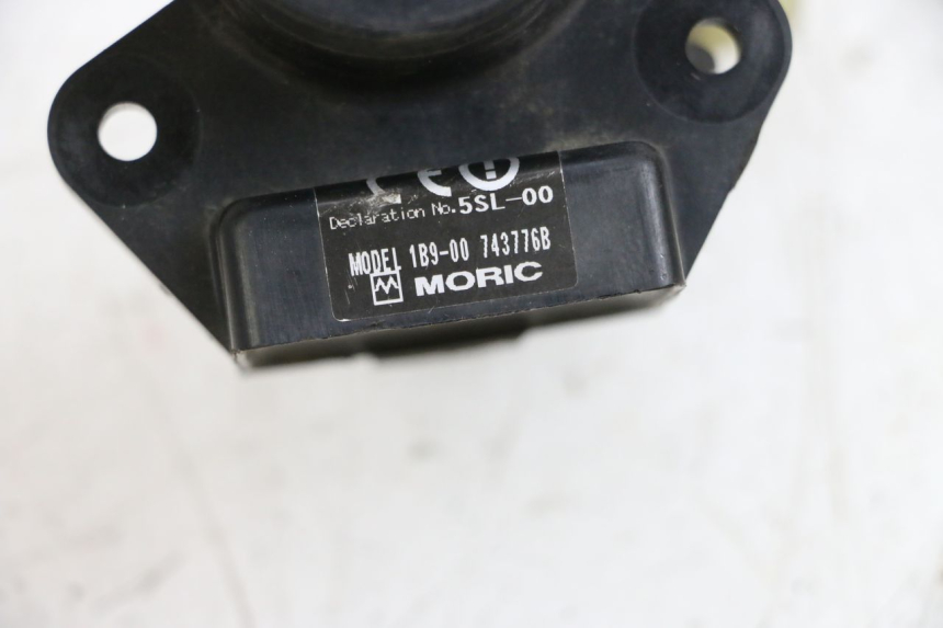 photo de ANTENNA TRANSPONDER YAMAHA X-MAX XMAX 250 (2006 - 2009) - Dettagli dei punti di fissaggio