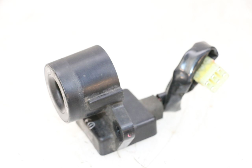 photo de ANTENNA TRANSPONDER YAMAHA XMAX X-MAX 125 (2006 - 2009) - Dettagli dei punti di fissaggio