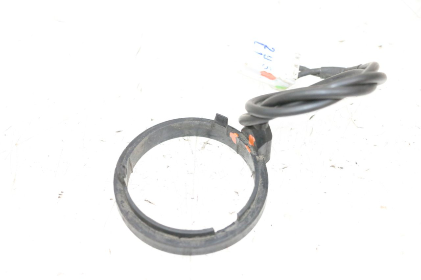 photo de ANTENNA TRASMETTITORE PIAGGIO X8 125 (2004 - 2007) - Altra angolazione