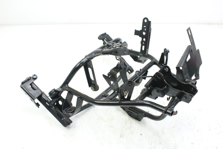 photo de ARAIA ANTERIORE HONDA FES S-WING SWING ABS 125 (2007 - 2015) - Dettagli dei punti di fissaggio