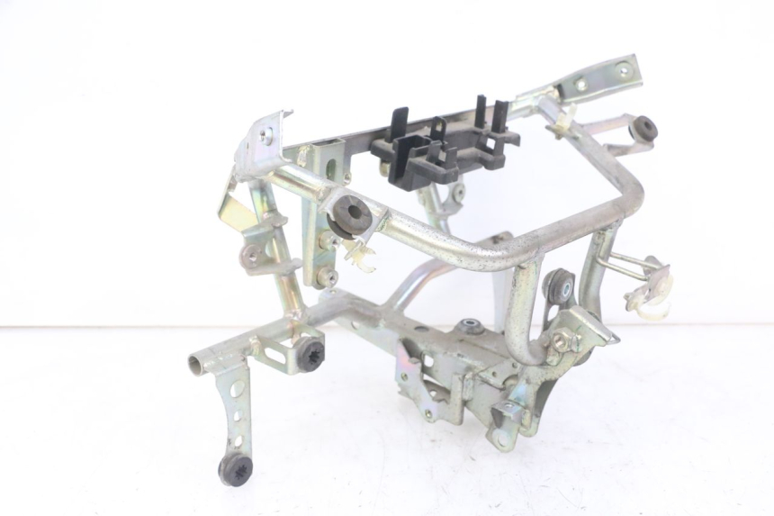 photo de RAGNATELA ANTERIORE HONDA FORZA ABS 300 (2013 - 2017) - Dettagli dei punti di fissaggio