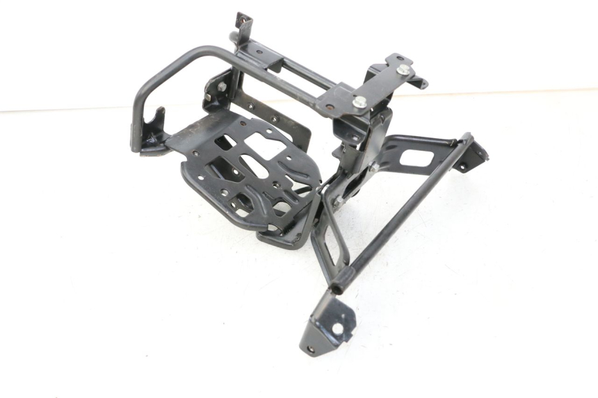 photo de CUPOLINO STAFFA PEUGEOT SATELIS 125 (2013 - 2018) - Primo piano tecnico