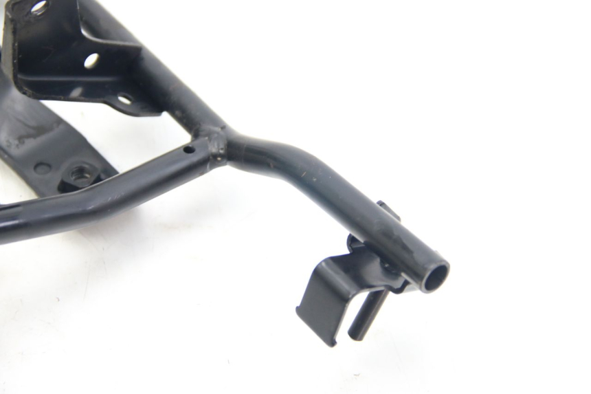 photo de ARAIA ANTERIORE SUZUKI SIXTEEN 125 (2008 - 2010) - Zoom sullo stato d'uso