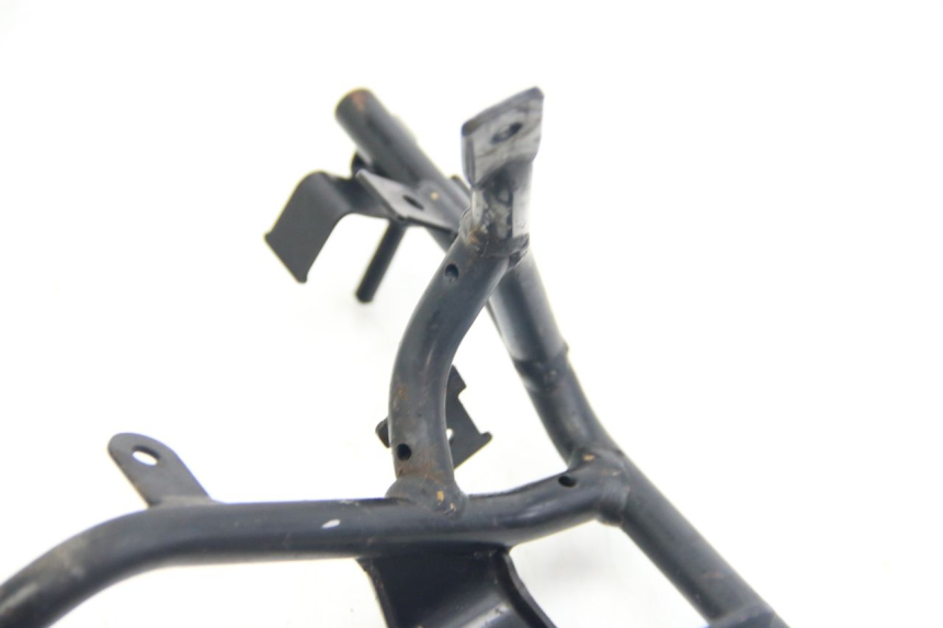 photo de ARAIA ANTERIORE SUZUKI SIXTEEN 125 (2008 - 2010) - Dettagli dei punti di fissaggio