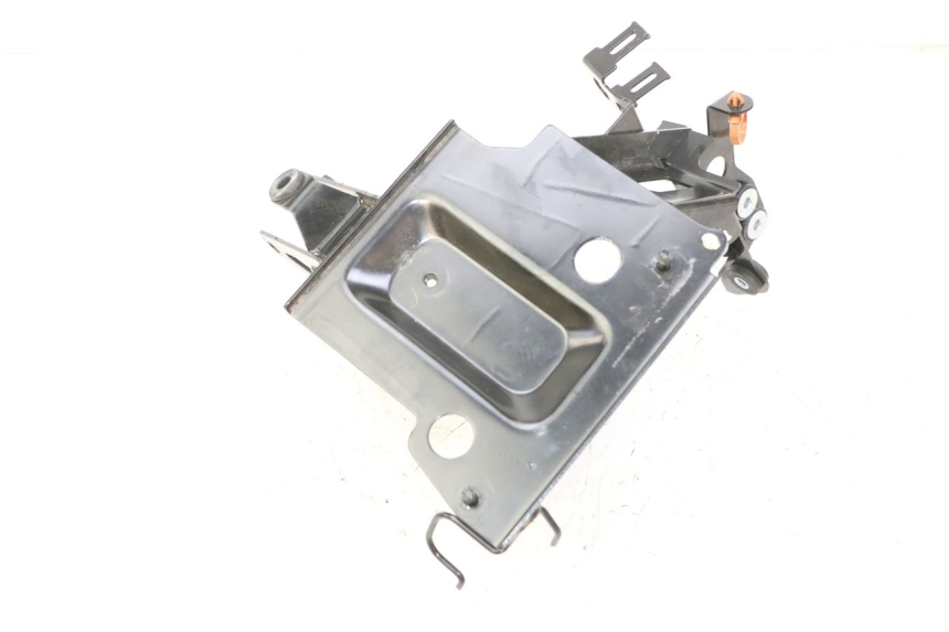 photo de CUPOLINO STAFFA YAMAHA XMAX X-MAX 125 (2021 - 2025) - Dettaglio del componente